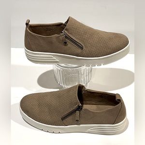 🆕 Casual Taupe slipon sneakers